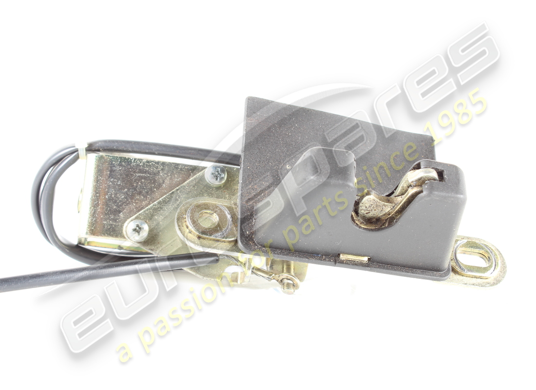 used maserati luggage compartment lock. part number 374705108 (2)
