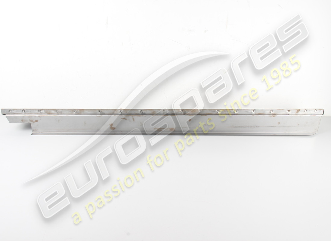NEW EUROSPARES RH DOOR SILL. PART NUMBER 40155905 (4) new eurospares rh door sill. part number 40155905 (4)