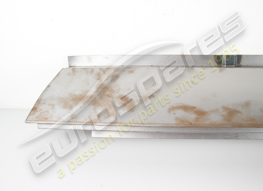 NEW EUROSPARES RH DOOR SILL. PART NUMBER 40155905 (2) new eurospares rh door sill. part number 40155905 (2)