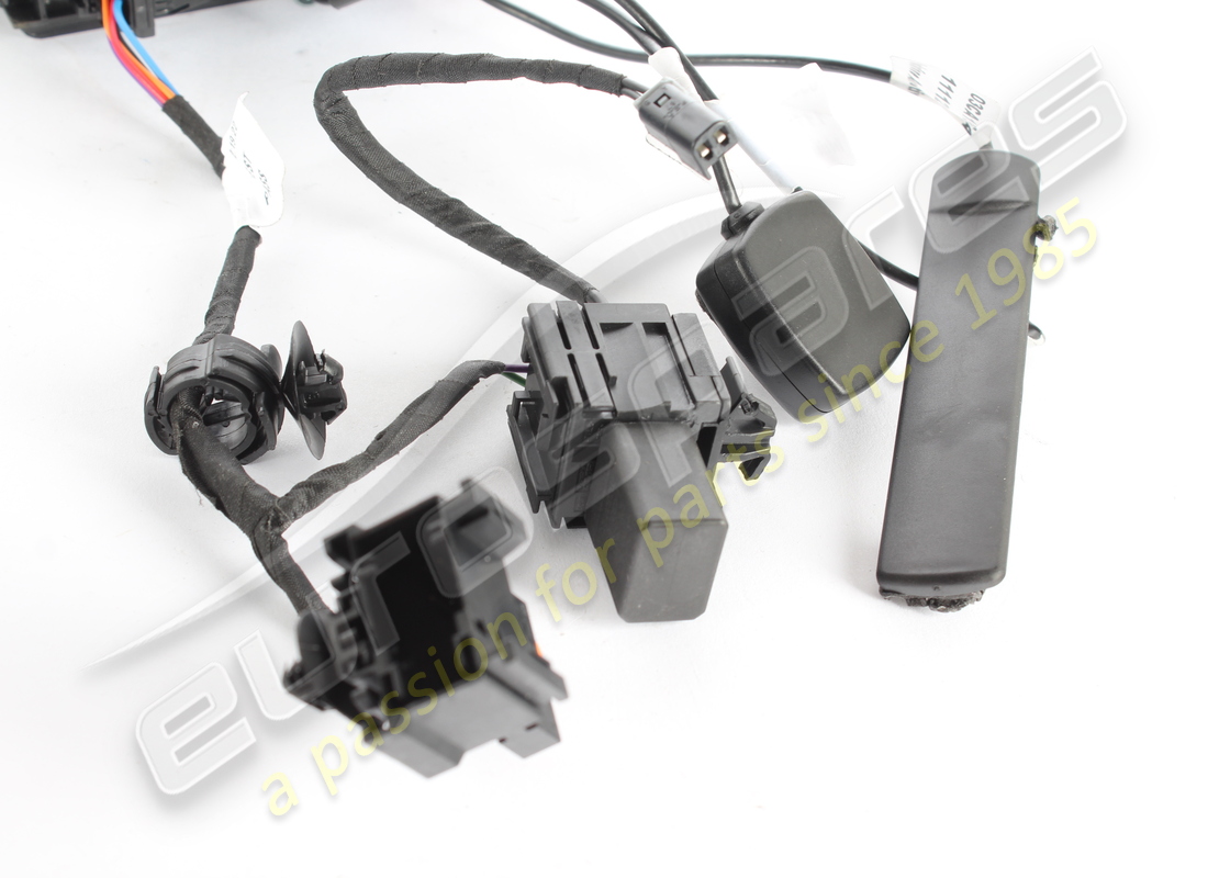 USED MASERATI GPS CONTROL UNIT. PART NUMBER 670221888 (3) used maserati gps control unit. part number 670221888 (3)