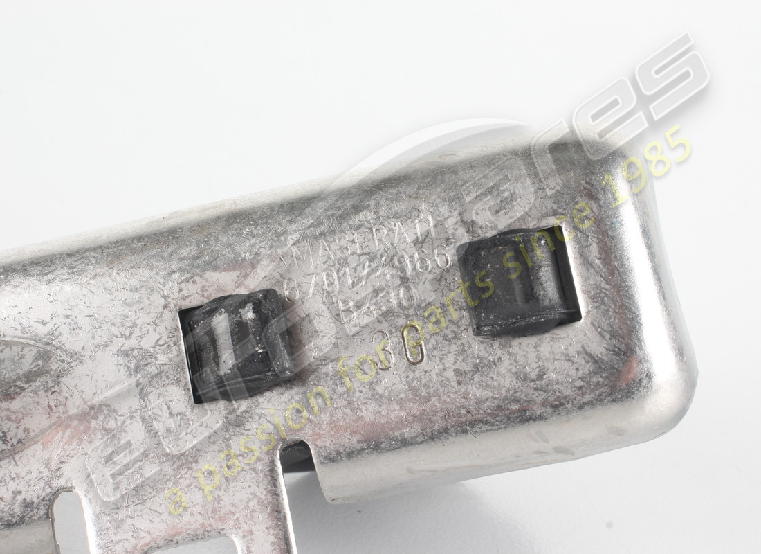 new maserati lh rear bracket exhaust pipe. part number 670174966 (2)