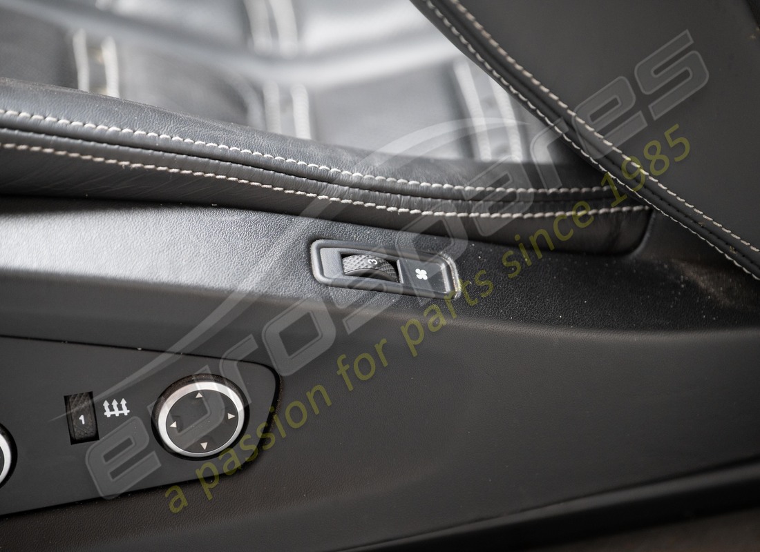 used ferrari complete seat set. part number eap1558688 (11)