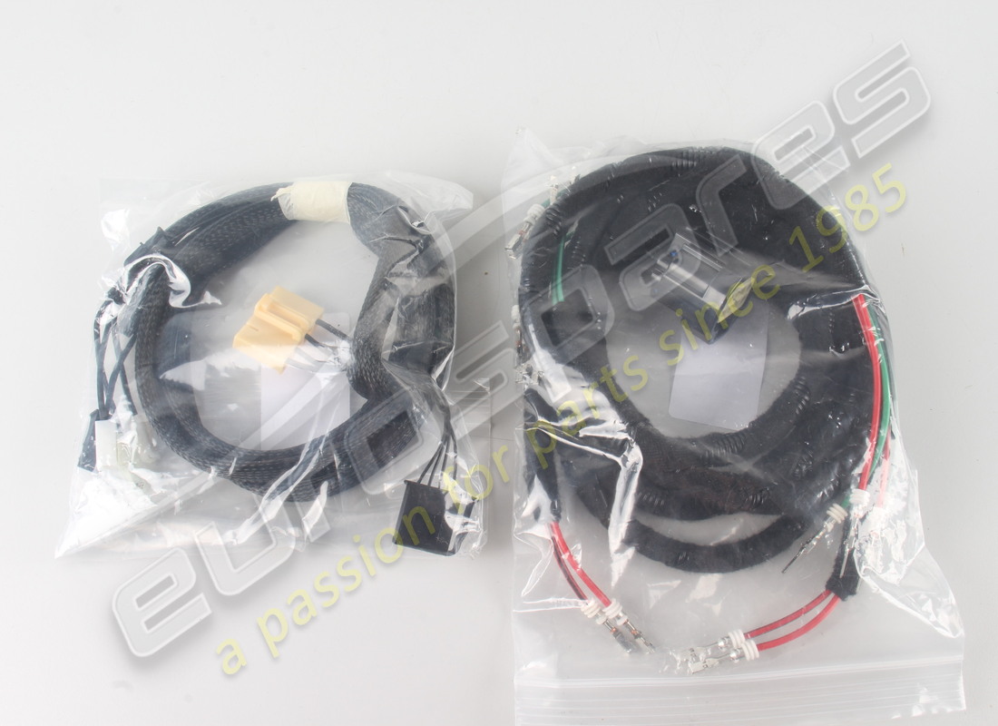 NEW ASTON MARTIN KIT, HARNESS, F/TANK. PART NUMBER DD433710175 (4) new aston martin kit, harness, f/tank. part number dd433710175 (4)