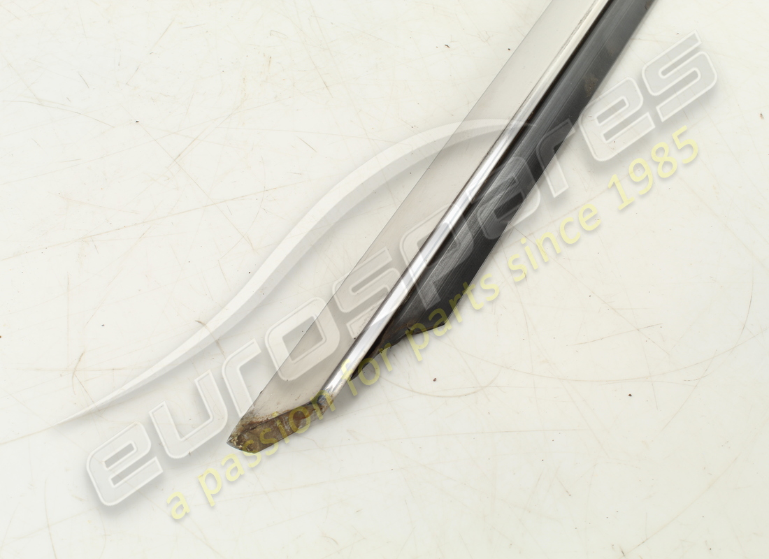 USED FERRARI LH LOWER MOULDING. PART NUMBER 2574258108 (2) used ferrari lh lower moulding. part number 2574258108 (2)