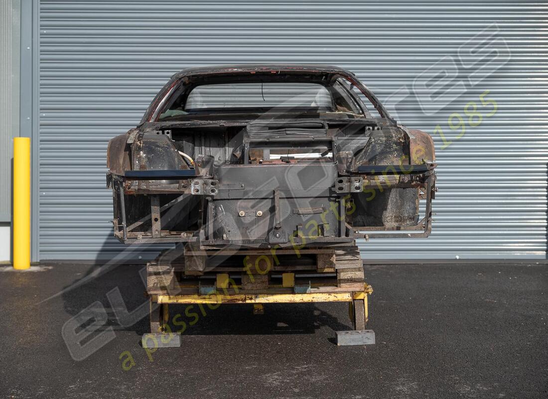 USED FERRARI FERRARI TESTAROSSA COMPLETE BODYSHELL. PART NUMBER 700006000 (2) used ferrari ferrari testarossa complete bodyshell. part number 700006000 (2)