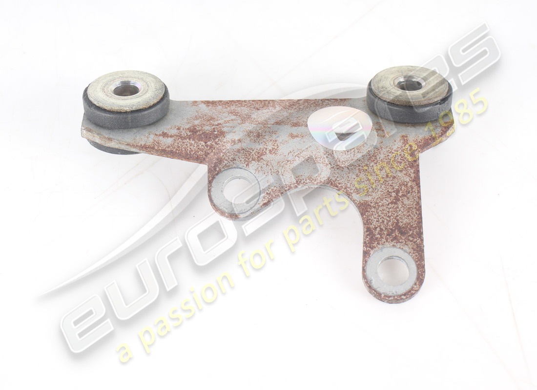 USED FERRARI RH BRACKET. PART NUMBER 257257 (2) used ferrari rh bracket. part number 257257 (2)