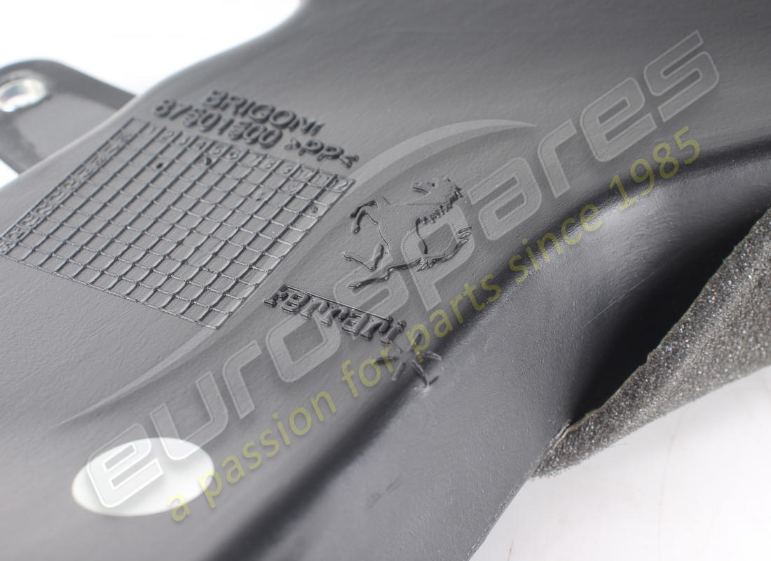 used ferrari lh door air duct. part number 87501500 (2)