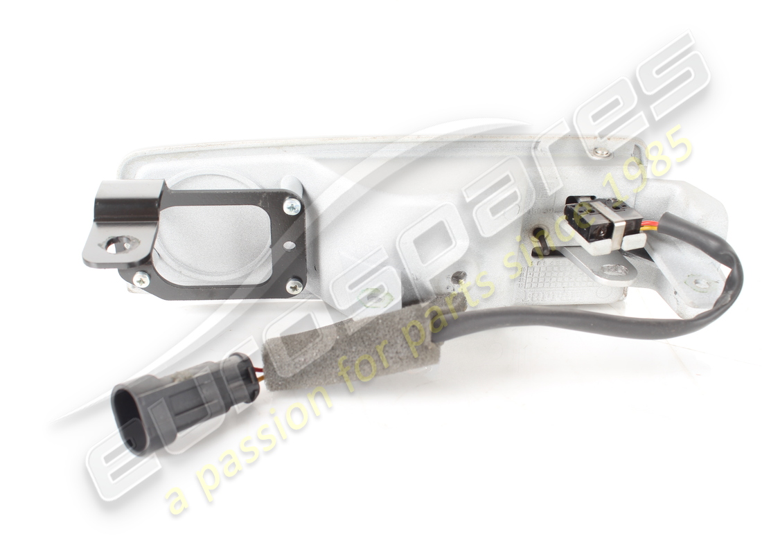 used ferrari rh door handle lhd part number 83924400 (3)