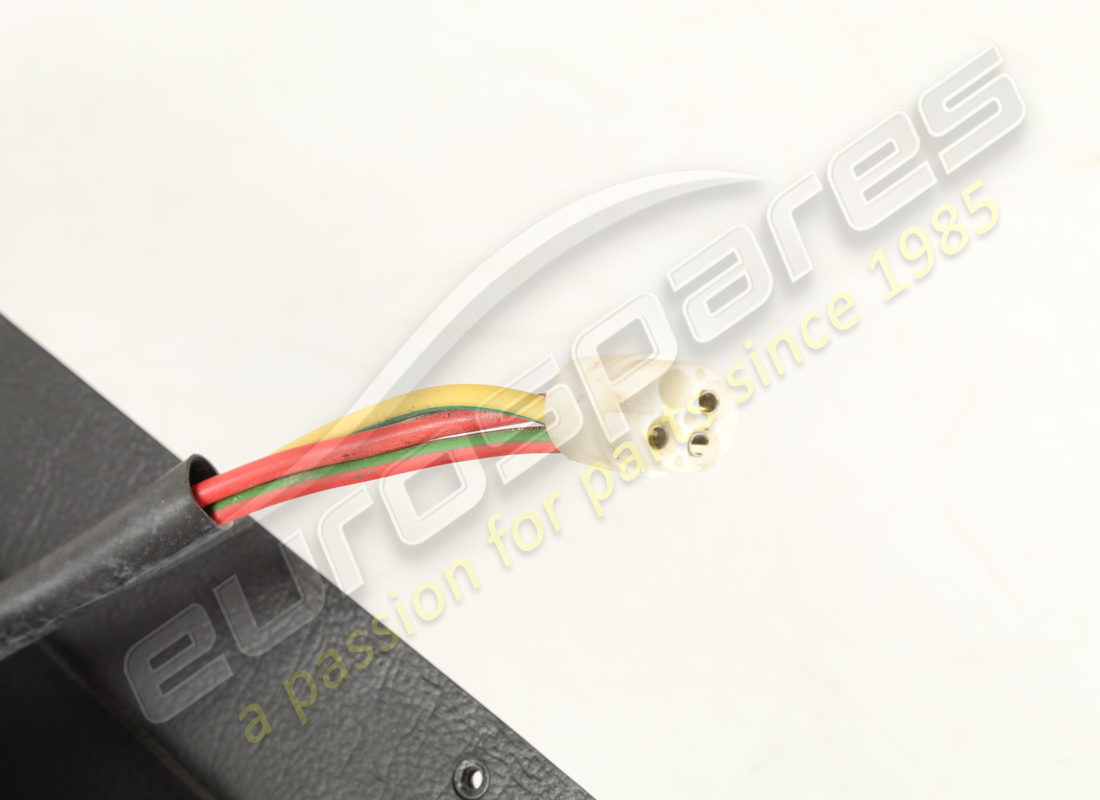 USED FERRARI AIR DEFLECTOR. PART NUMBER 2578678610 (5) used ferrari air deflector. part number 2578678610 (5)