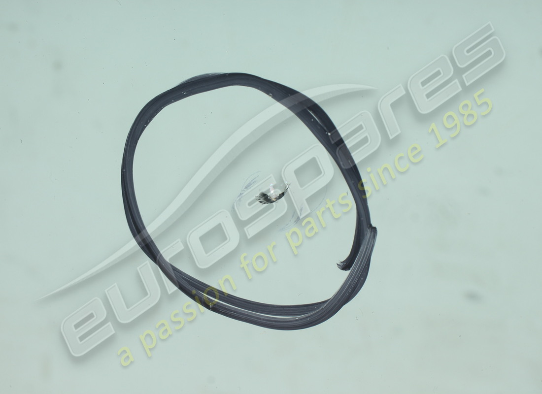 USED FERRARI WINDSCREEN. PART NUMBER 87916600 (3) used ferrari windscreen. part number 87916600 (3)