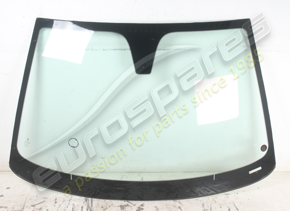 USED Ferrari WINDSCREEN . PART NUMBER 87916600 (1)
