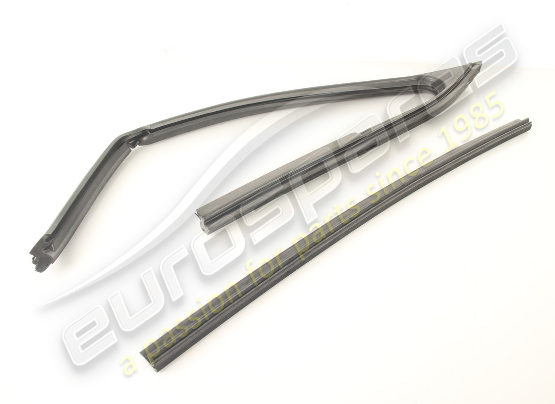 NEW EUROSPARES LH FRONT QUARTER LIGHT RUBBER. PART NUMBER 20065108 (1) new eurospares lh front quarter light rubber. part number 20065108 (1)