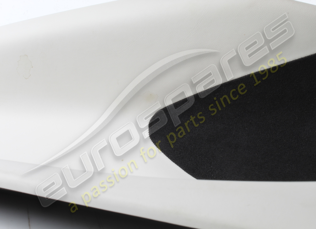 used ferrari medaglione dx sellato complete. part number 785010 (3)