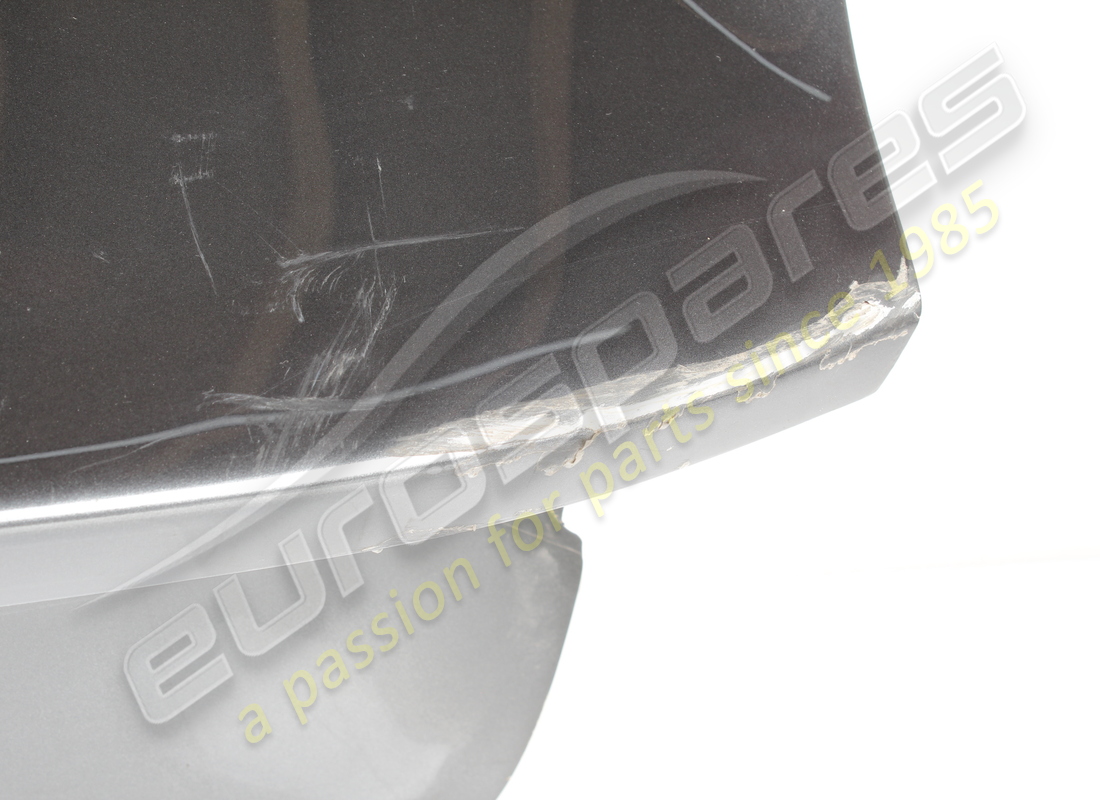 damaged ferrari rear lid. part number 985876497 (2)