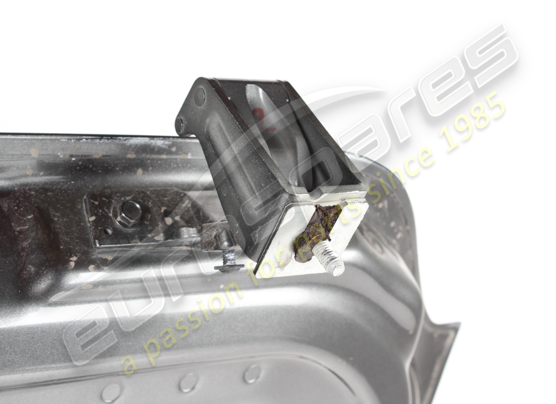 damaged ferrari rear lid. part number 985876497 (8)