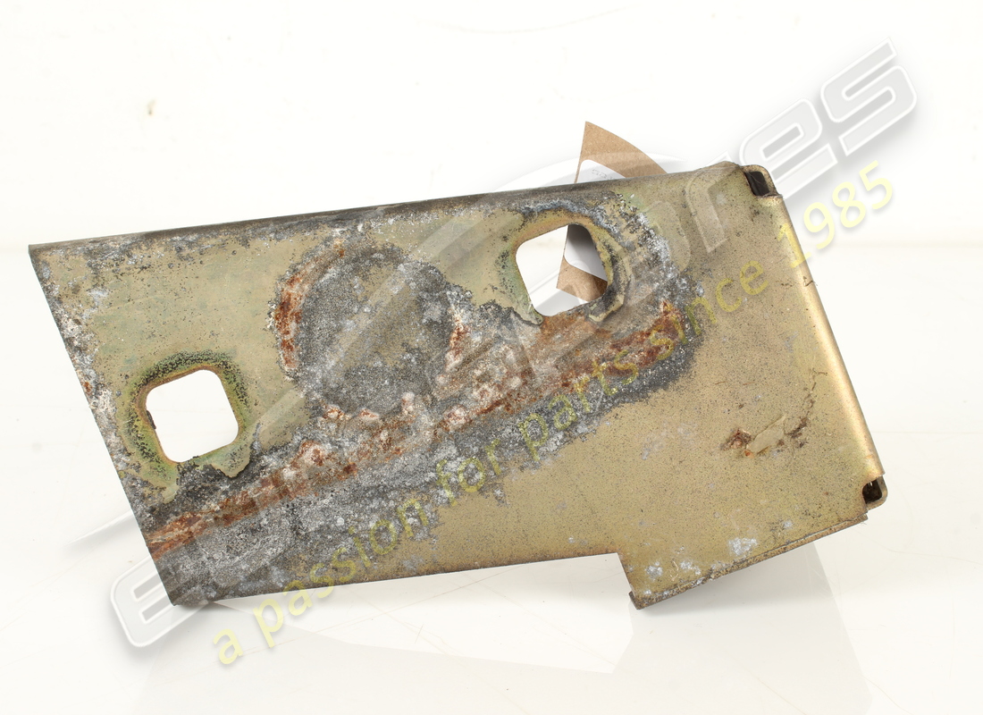 used ferrari lh bracket. part number 65045400 (2)