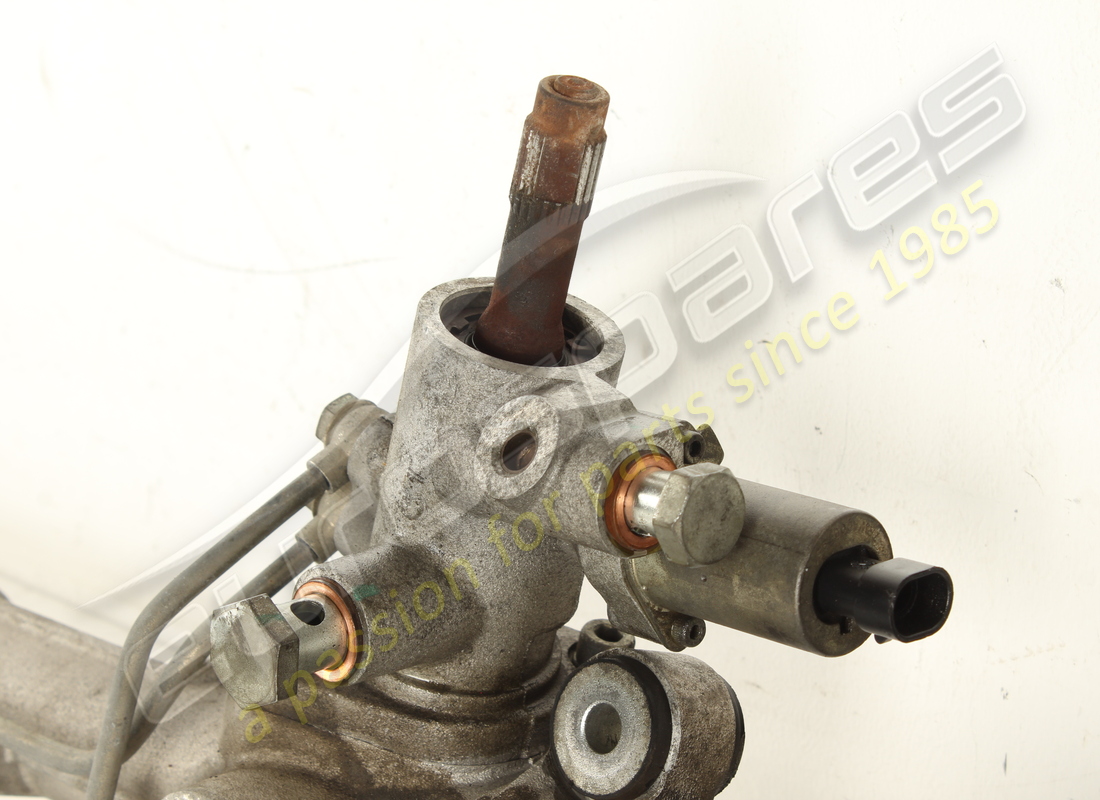 USED FERRARI STEERING BOX. PART NUMBER 256225 (6) used ferrari steering box. part number 256225 (6)