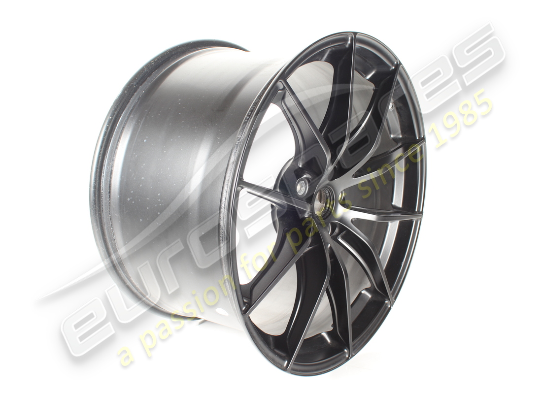 used ferrari rear wheel. part number 323895 (2)