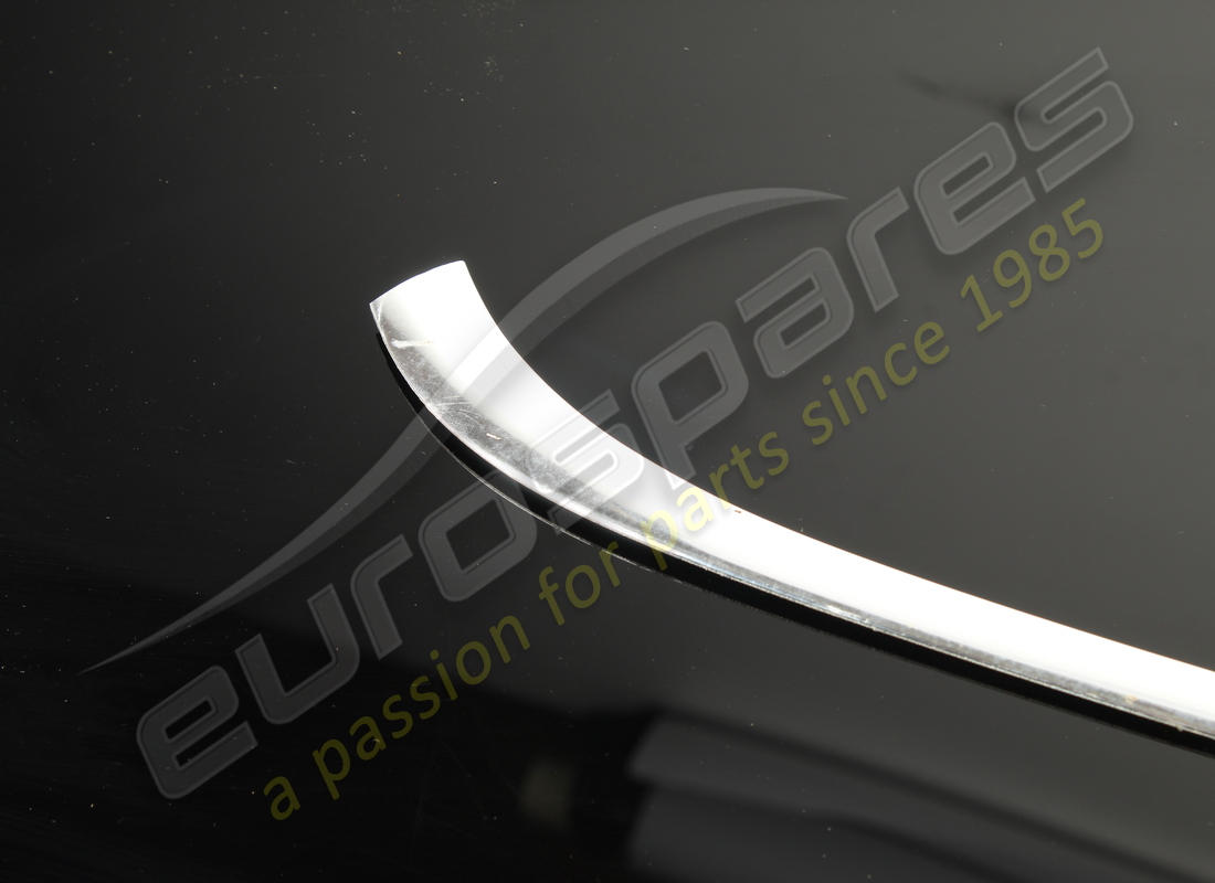 used maserati lhr external trim. part number 68473400 (2)