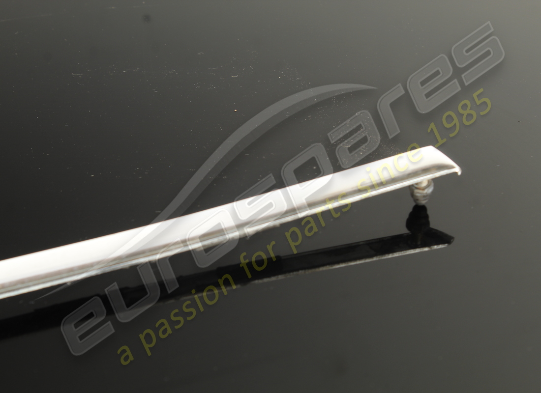 used maserati lhr external trim. part number 68473400 (3)