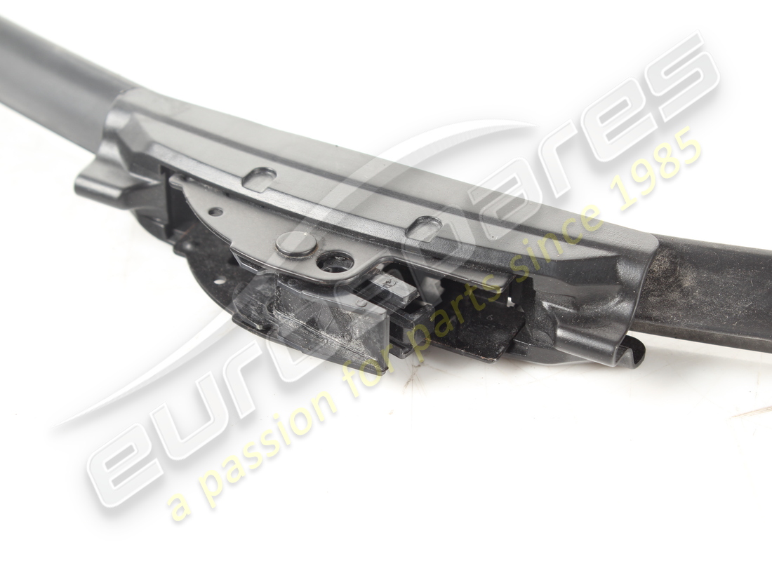 used ferrari driver side windscreen wiper blade. part number 82196700 (2)