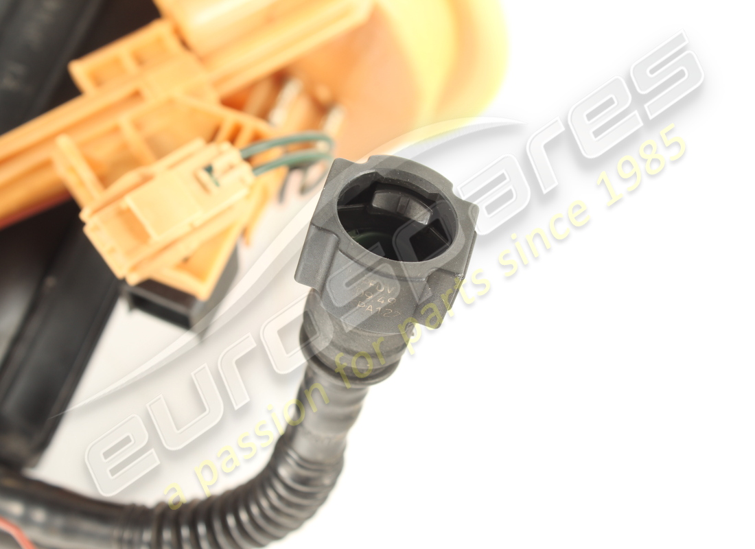 used ferrari lh fuel pump filter. part number 282785 (2)