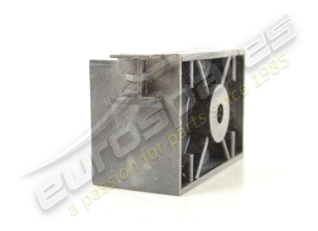 used maserati insert. part number 60510161 (5)