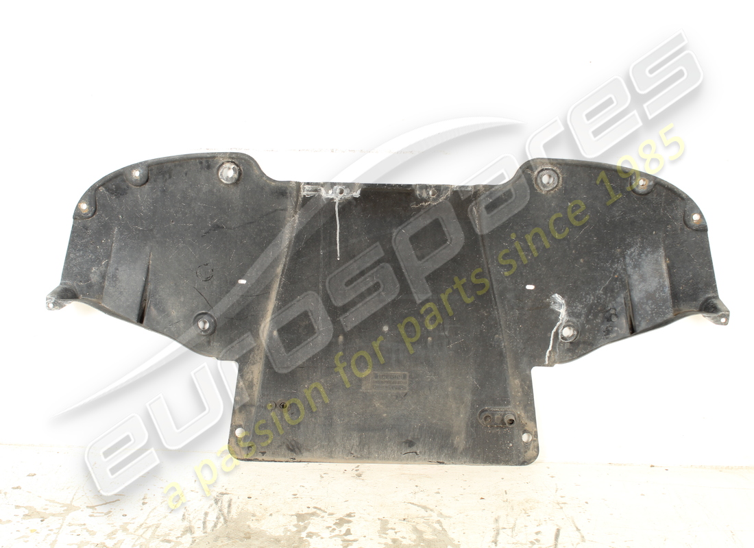 damaged ferrari front underbody guard. part number 80499500 (4)