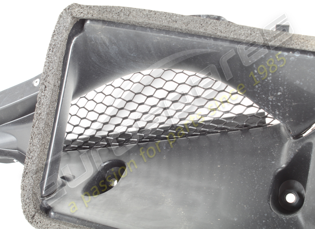 USED FERRARI CONVOGLIATORE POSTERIORE SX. PART NUMBER 770227 (3) used ferrari convogliatore posteriore sx. part number 770227 (3)