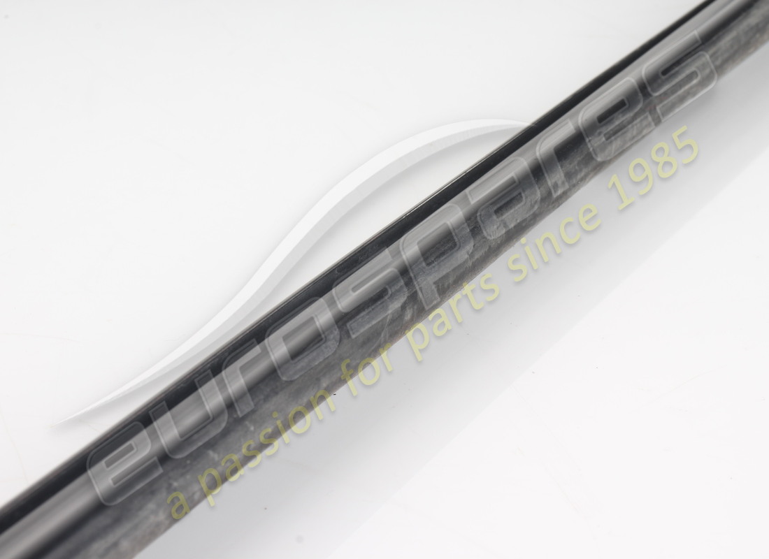 used ferrari rear screen rubber. part number 60370301 (3)