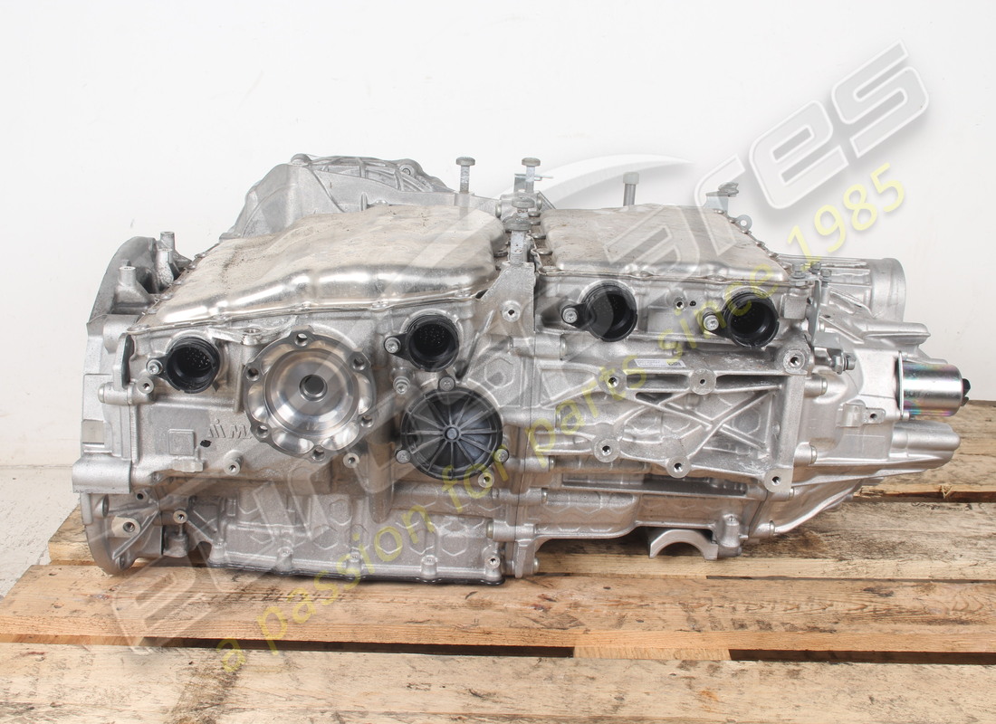 used ferrari gearbox gtc. part number 893170 (2)