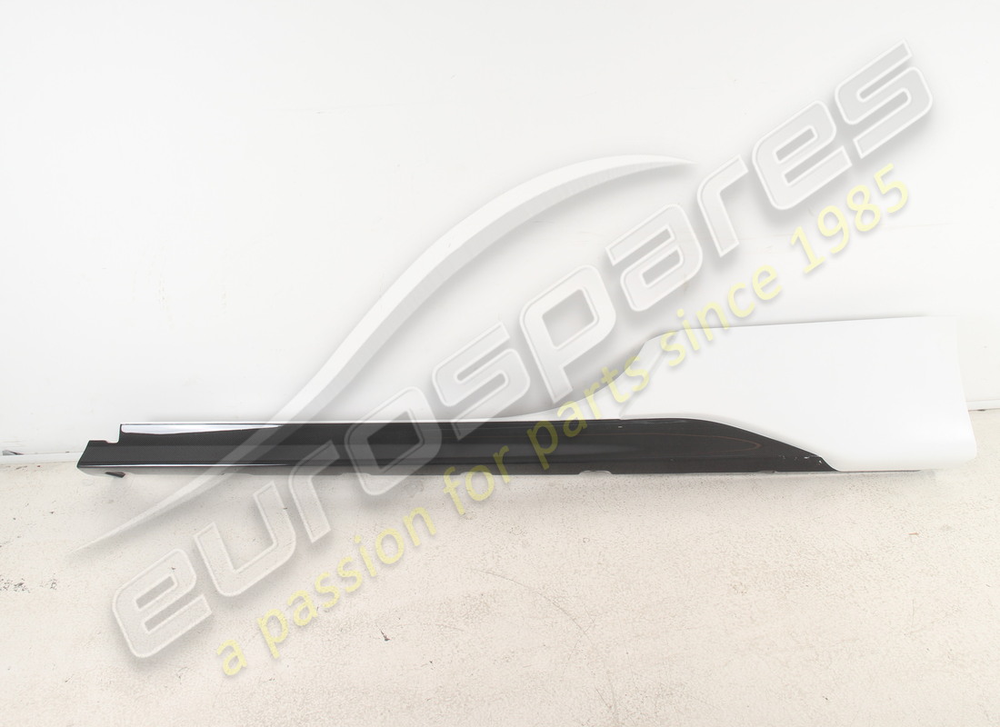 NEW Ferrari LH CARBON SIDE SKIRT . PART NUMBER 985796474 (1)