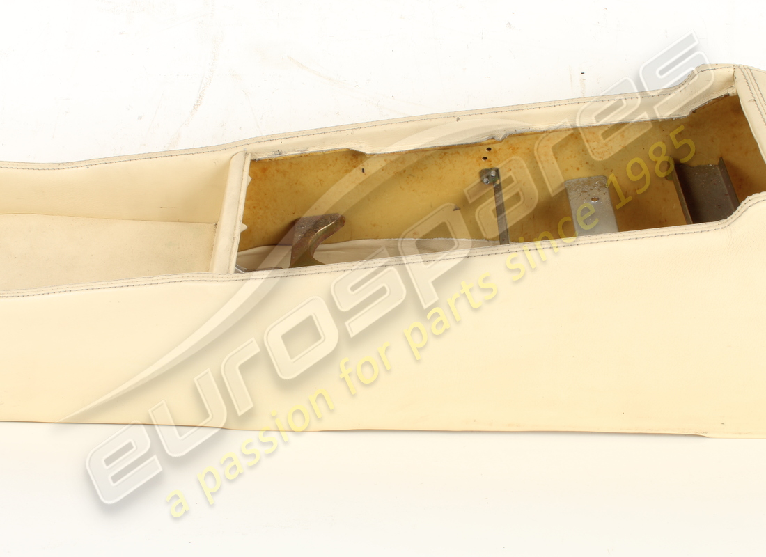 used ferrari rhd console in cream vm3997. part number 65450204 (4)
