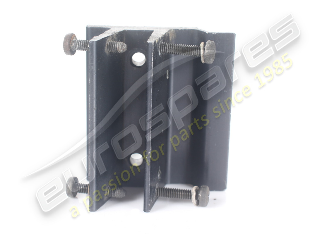 USED MASERATI SUPPORT. PART NUMBER 393250303 (6) used maserati support. part number 393250303 (6)