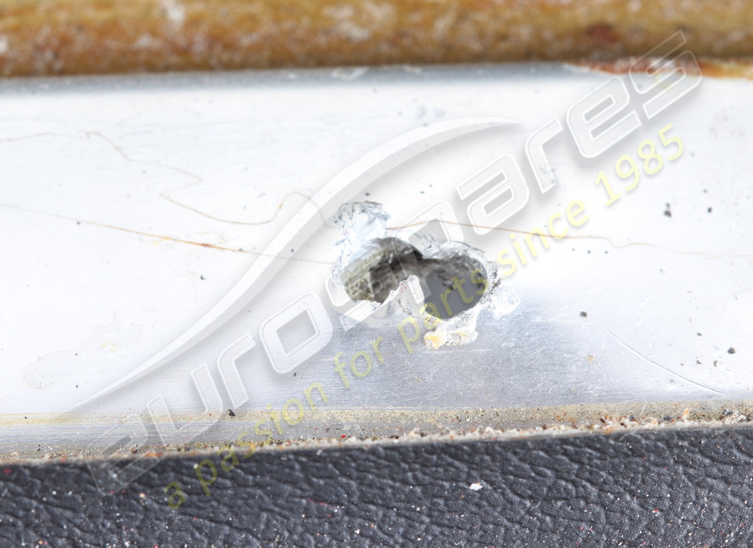 USED FERRARI LH MOULDING GTS. PART NUMBER 60356805 (6) used ferrari lh moulding gts. part number 60356805 (6)