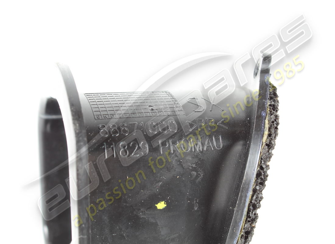 used ferrari lh lateral vent connector. part number 88671000 (3)