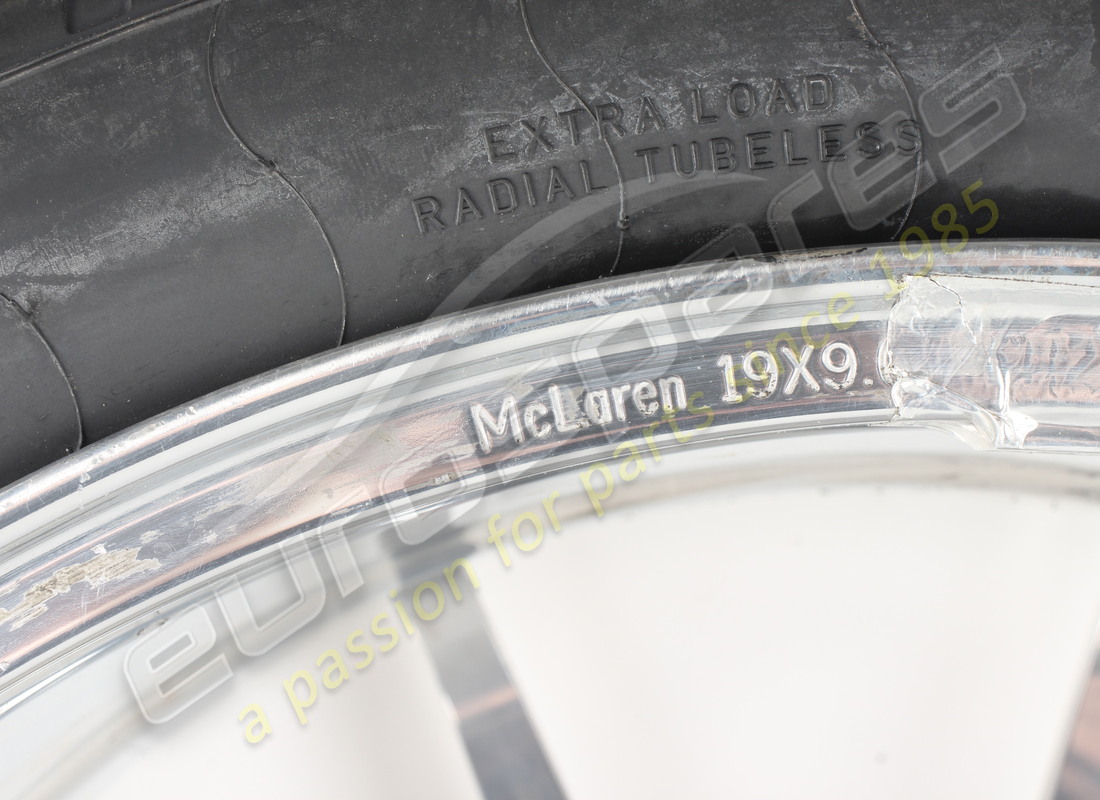 used mclaren wheel set. part number eap1558709 (5)