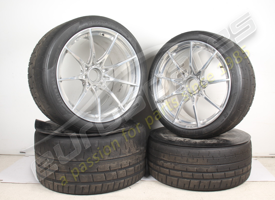 used mclaren wheel set. part number eap1558709 (1)