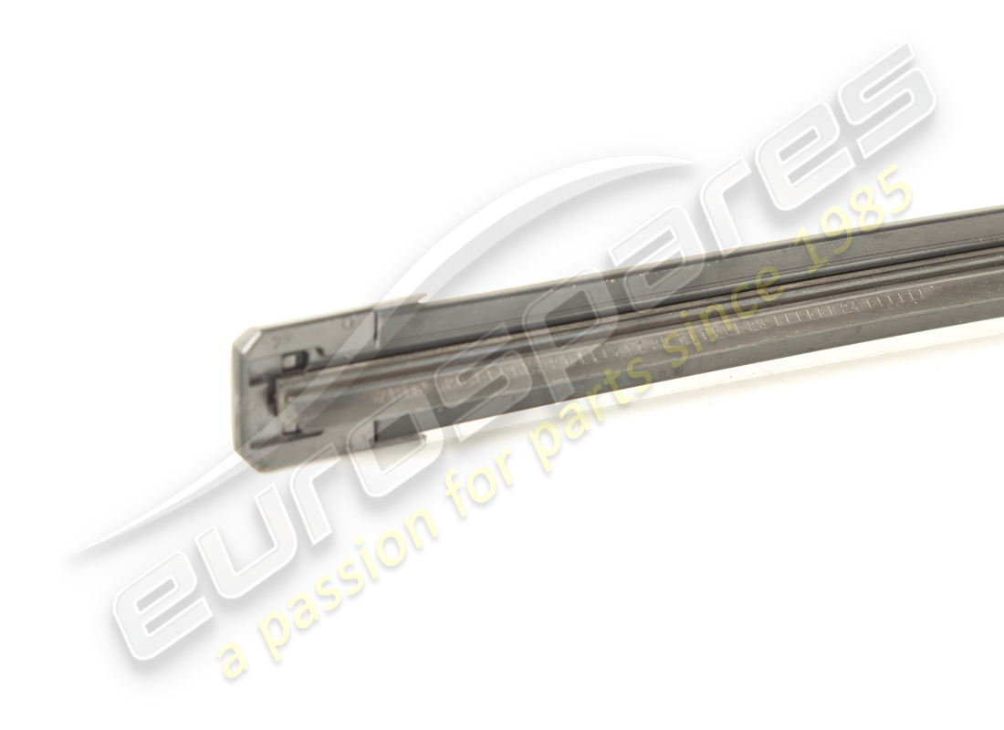 USED FERRARI PASSENGER SIDE WINDSCREEN WIPER BLADE. PART NUMBER 82196500 (2) used ferrari passenger side windscreen wiper blade. part number 82196500 (2)