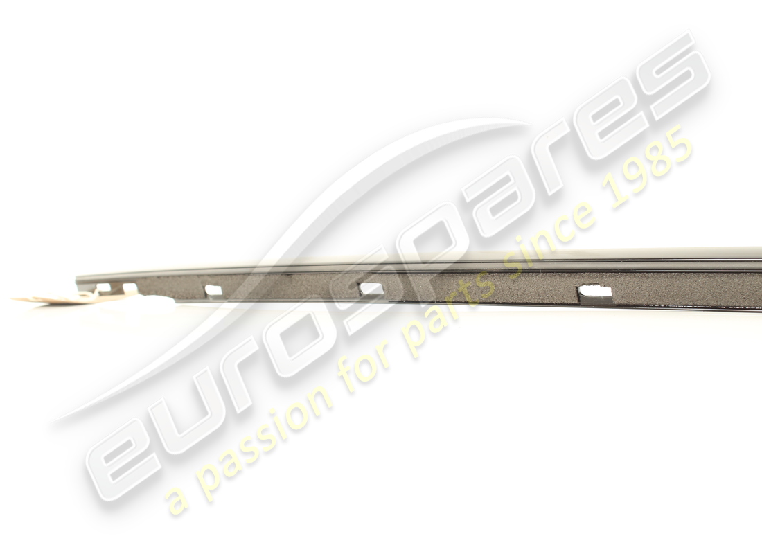 used ferrari complete lh moulding. part number 875626 (3)