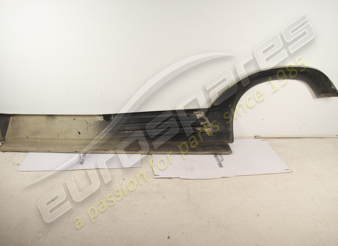 NEW (OTHER) LAMBORGHINI RH SKIRT EXTERIOR COVER. PART NUMBER 007010070 (12) new (other) lamborghini rh skirt exterior cover. part number 007010070 (12)