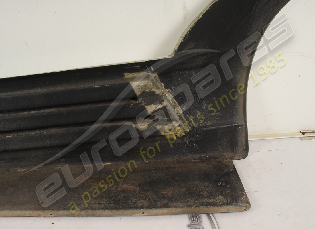 NEW (OTHER) LAMBORGHINI RH SKIRT EXTERIOR COVER. PART NUMBER 007010070 (13) new (other) lamborghini rh skirt exterior cover. part number 007010070 (13)