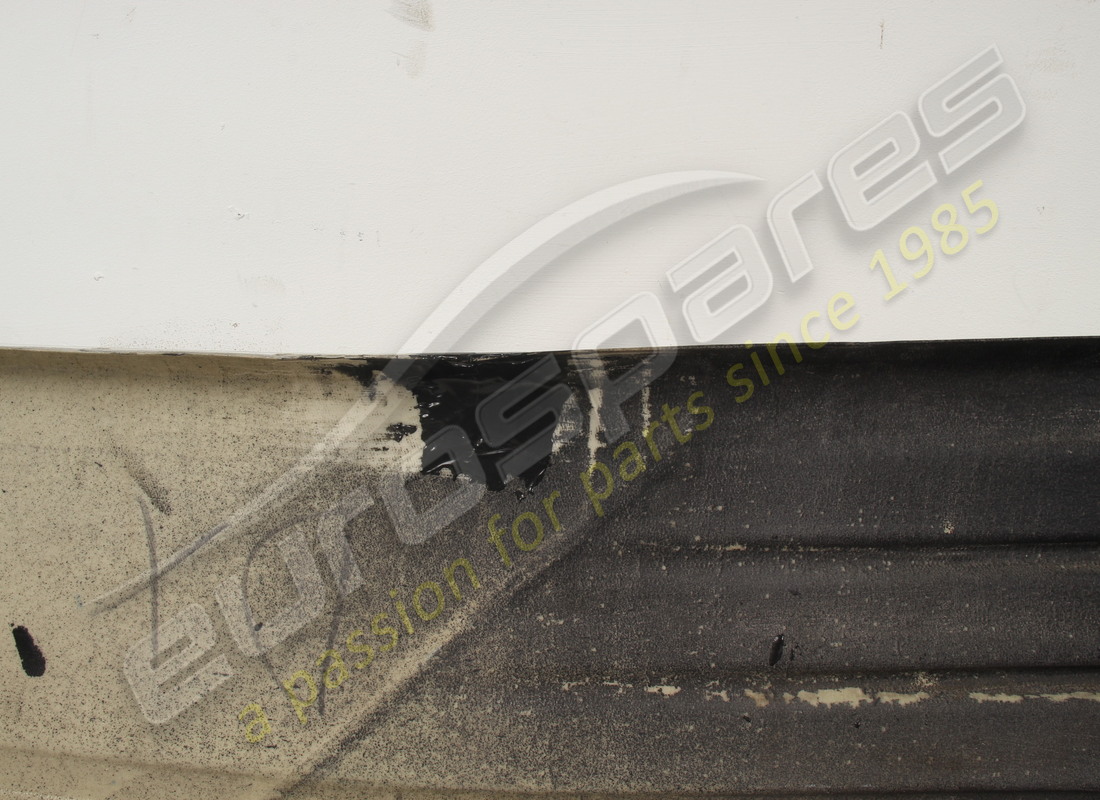 NEW (OTHER) LAMBORGHINI RH SKIRT EXTERIOR COVER. PART NUMBER 007010070 (14) new (other) lamborghini rh skirt exterior cover. part number 007010070 (14)