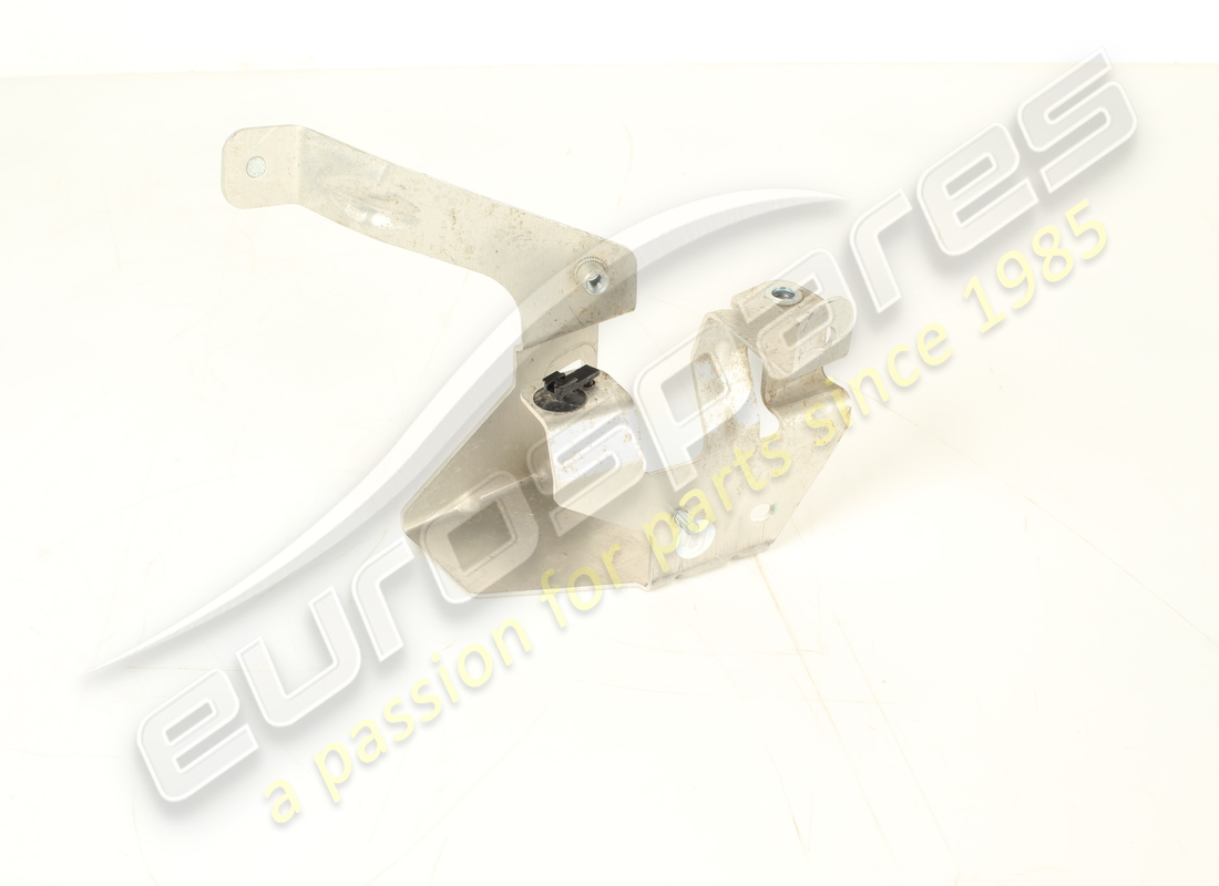 used ferrari lh rear suspension connector bracket. part number 947580 (2)
