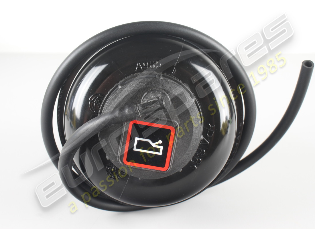 NEW FERRARI OIL TANK. PART NUMBER 202390 (2) new ferrari oil tank. part number 202390 (2)