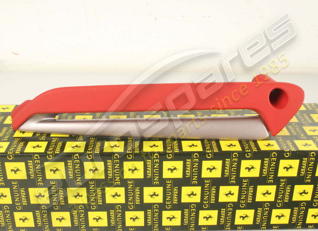 new ferrari complete rh fixing plate. part number 82118530 (3)