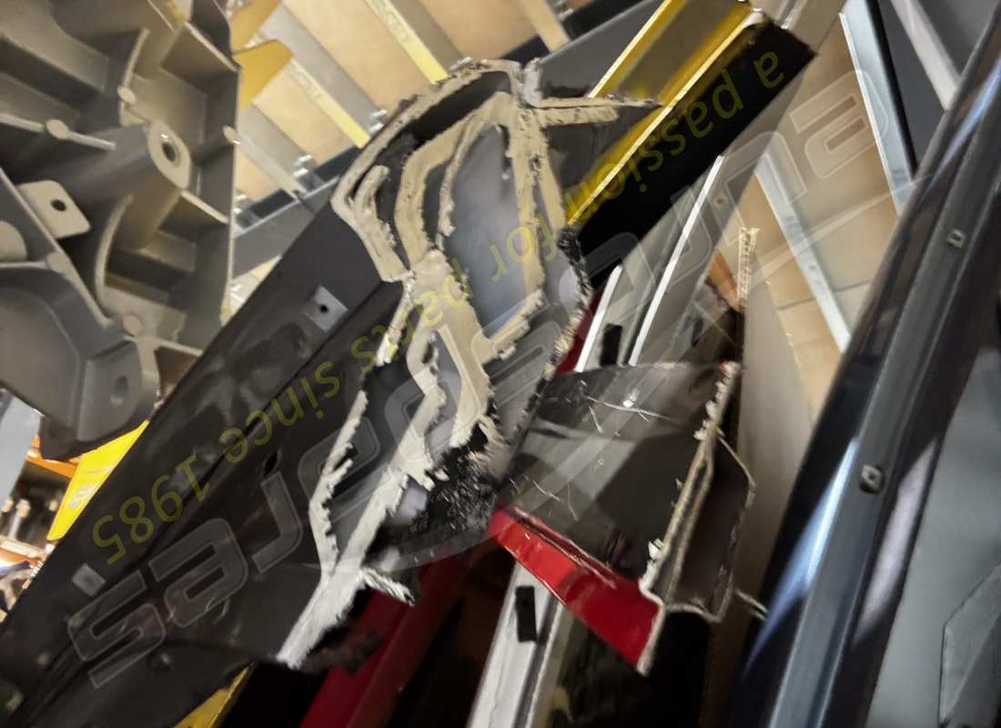 USED FERRARI COMPLETE OUTER ROOF SKIN. PART NUMBER 88150411 (7) used ferrari complete outer roof skin. part number 88150411 (7)