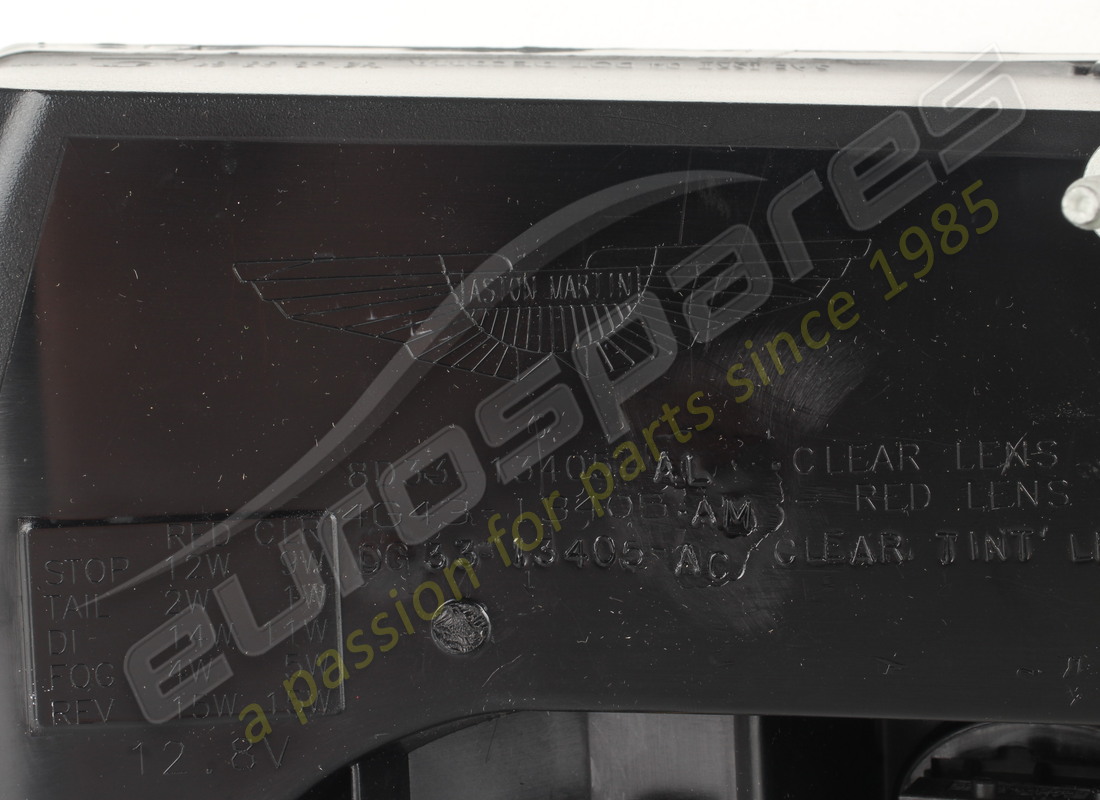 NEW ASTON MARTIN LEFT REAR LIGHT (LE MANS CLEAR). PART NUMBER 8D333710141 (3) new aston martin left rear light (le mans clear). part number 8d333710141 (3)
