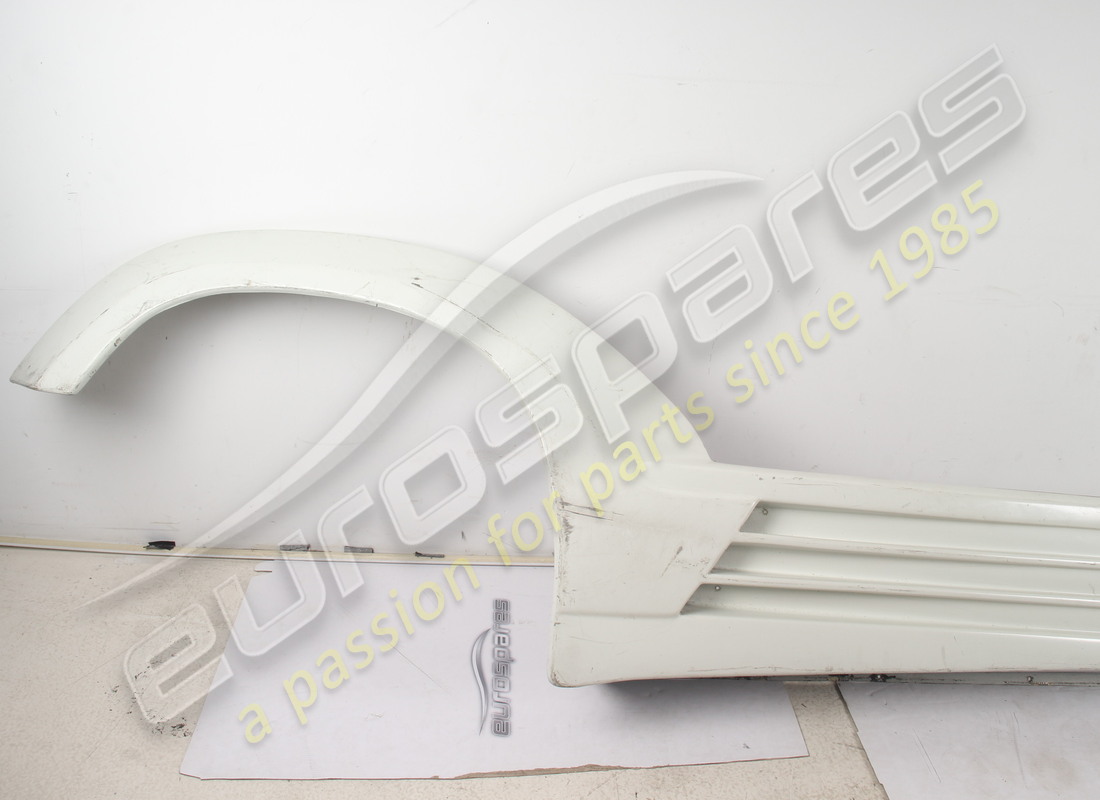 NEW (OTHER) LAMBORGHINI RH SKIRT EXTERIOR COVER. PART NUMBER 007010070 (2) new (other) lamborghini rh skirt exterior cover. part number 007010070 (2)