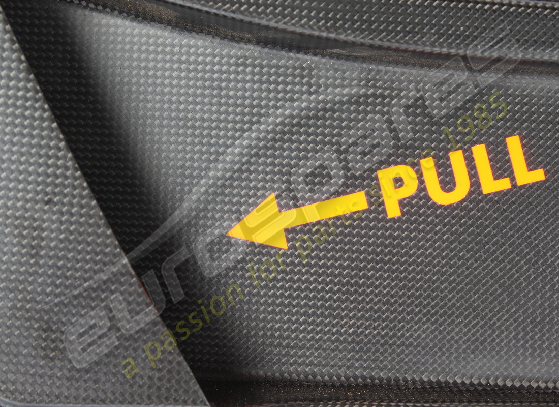 used ferrari complete rh door panel. part number 83053900 (3)